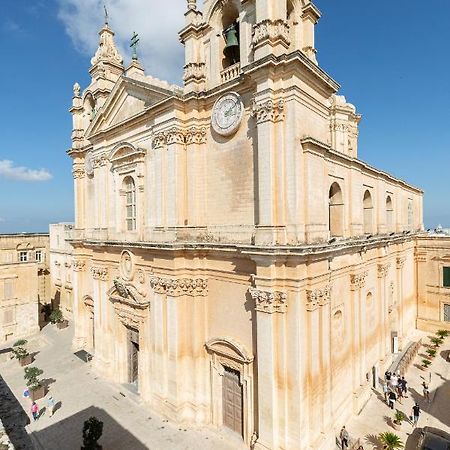 Palazzo 16Th Century Mdina, Opposite St Paul'S Cathedral By 360 Estates Apartment Exterior foto