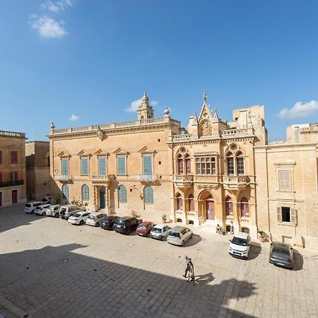 Palazzo 16Th Century Mdina, Opposite St Paul'S Cathedral By 360 Estates Apartment Exterior foto