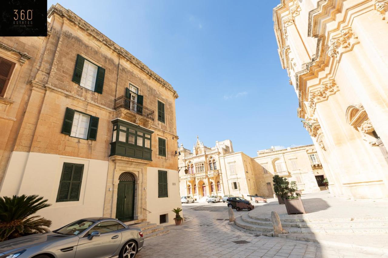 Palazzo 16Th Century Mdina, Opposite St Paul'S Cathedral By 360 Estates Apartment Exterior foto