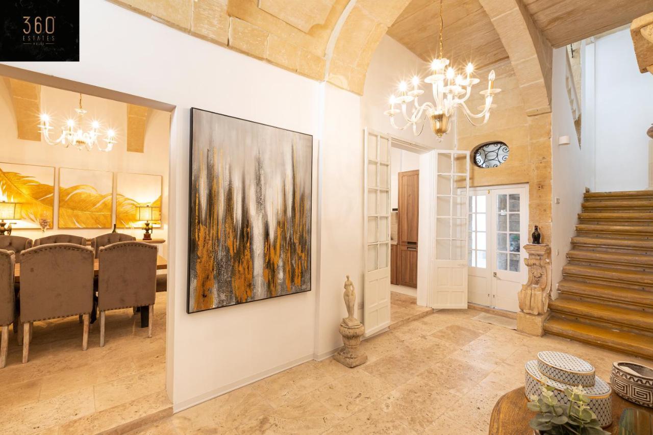 Palazzo 16Th Century Mdina, Opposite St Paul'S Cathedral By 360 Estates Apartment Exterior foto