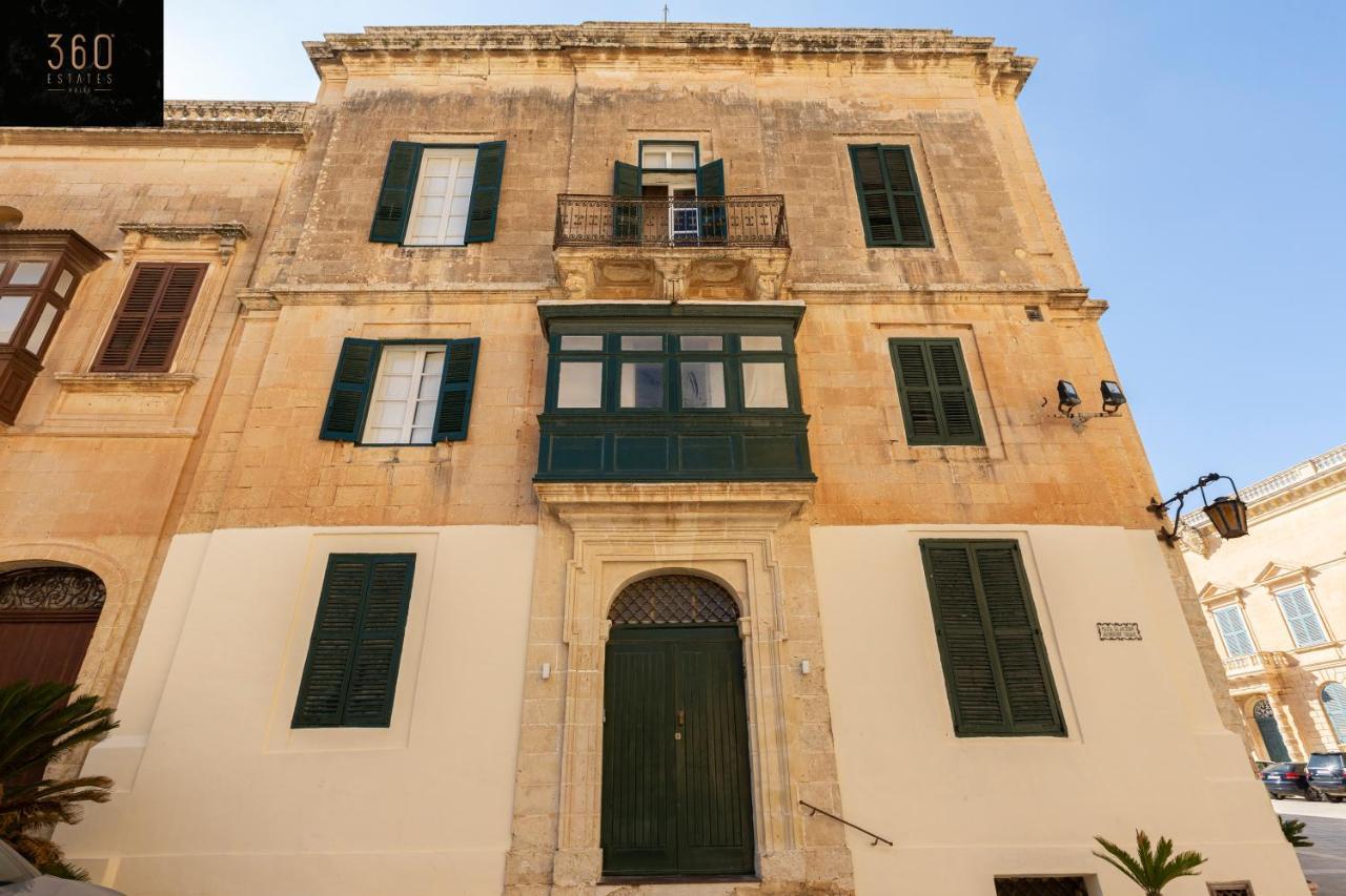 Palazzo 16Th Century Mdina, Opposite St Paul'S Cathedral By 360 Estates Apartment Exterior foto