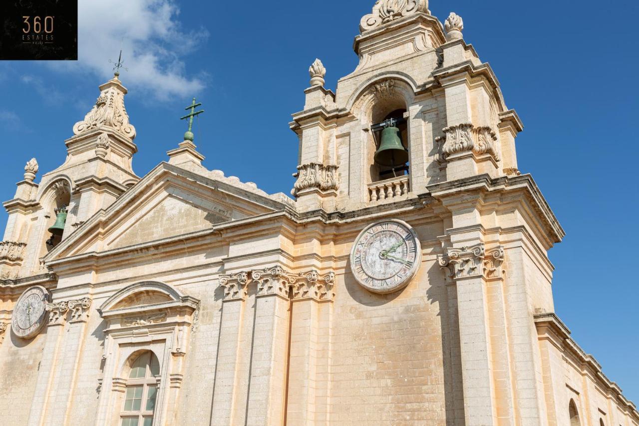 Palazzo 16Th Century Mdina, Opposite St Paul'S Cathedral By 360 Estates Apartment Exterior foto