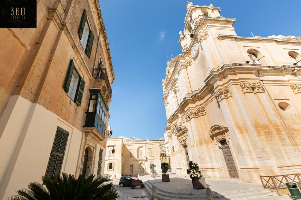 Palazzo 16Th Century Mdina, Opposite St Paul'S Cathedral By 360 Estates Apartment Exterior foto