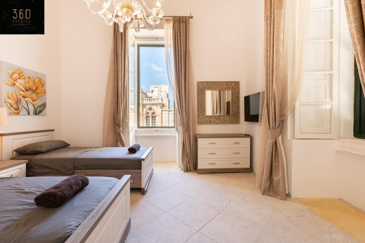 Palazzo 16Th Century Mdina, Opposite St Paul'S Cathedral By 360 Estates Apartment Exterior foto