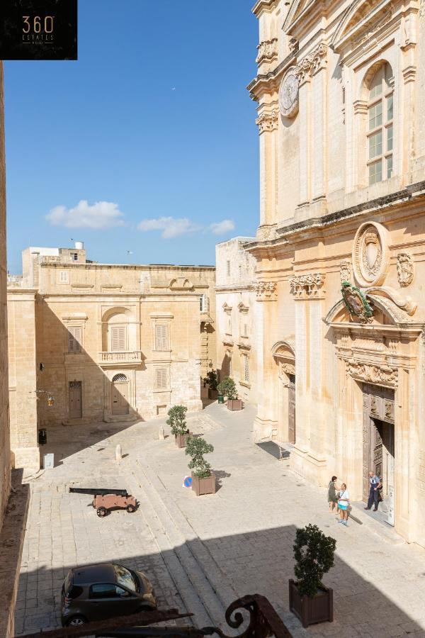 Palazzo 16Th Century Mdina, Opposite St Paul'S Cathedral By 360 Estates Apartment Exterior foto