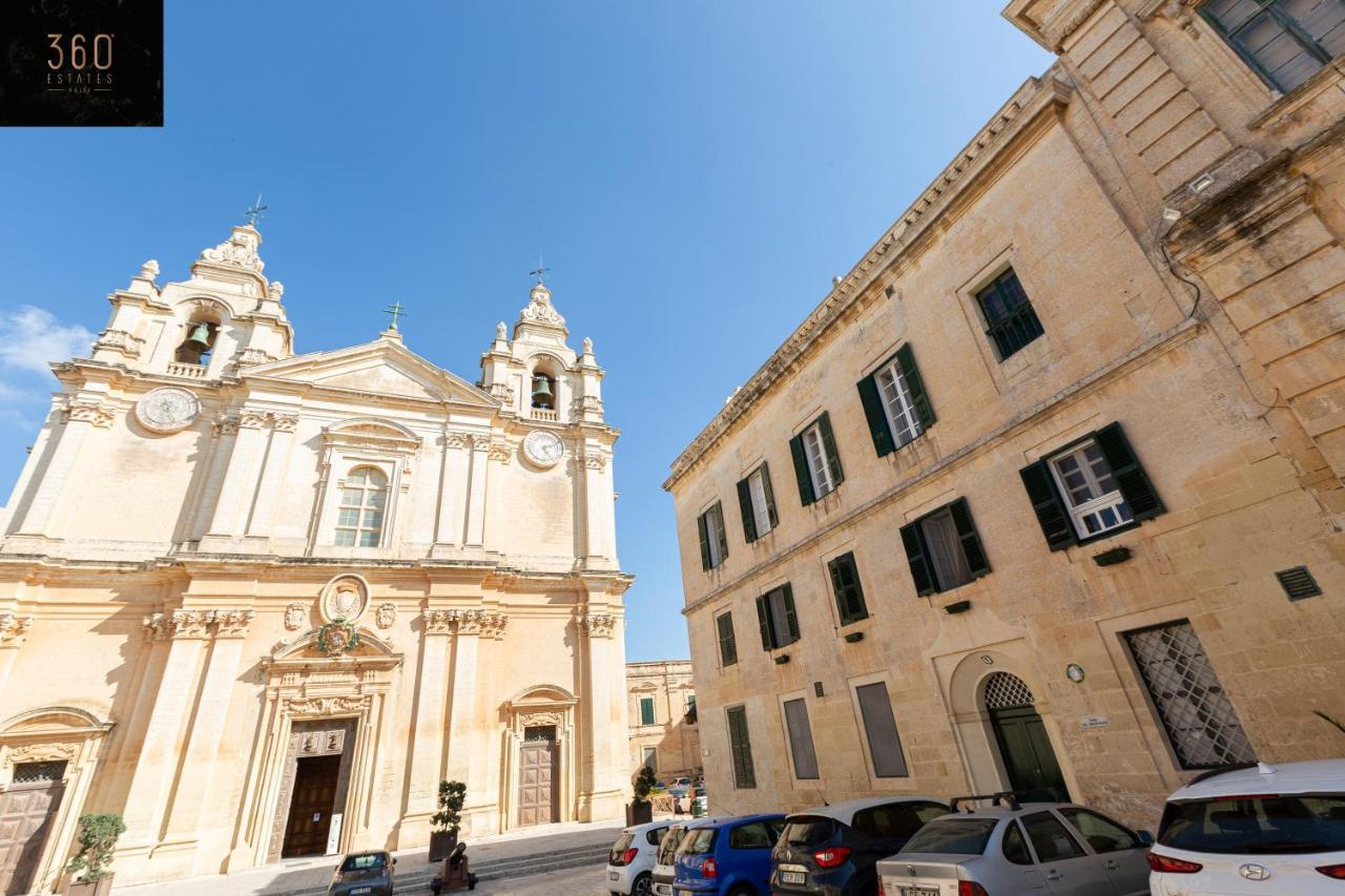 Palazzo 16Th Century Mdina, Opposite St Paul'S Cathedral By 360 Estates Apartment Exterior foto